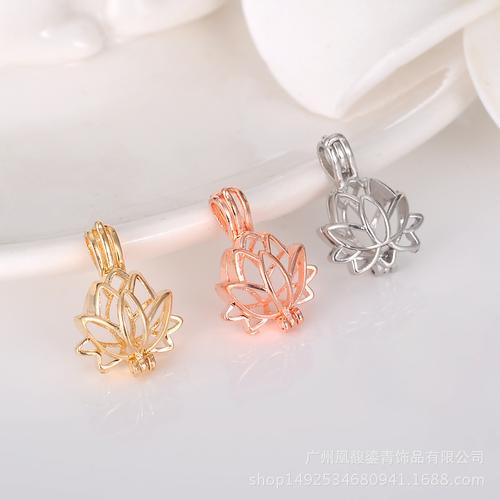 指尖生莲华 匠心愿为最柔美一缕光——手作镂空莲纹吊坠记